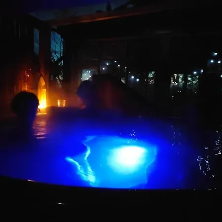 Hidden Hearts Hottub Haven * Roscrea