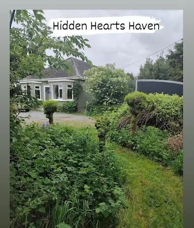Hidden Hearts Hottub Haven Appartement Roscrea
